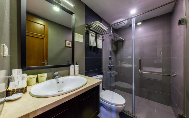 Centre Point Hanoi Hotel