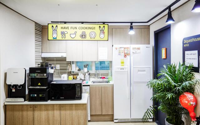 24 Guesthouse Seoul Cheongryangri