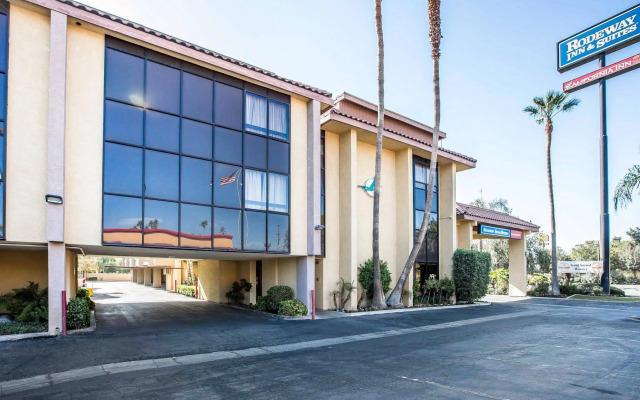 California Inn and Suites Bakersfield