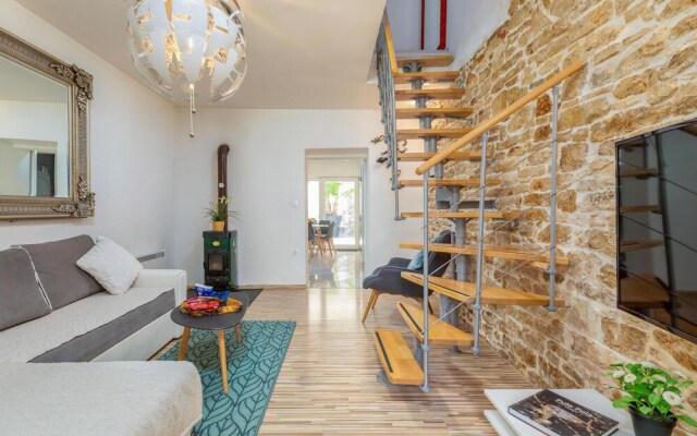 Amazing Home in Sisan with Hot Tub, WiFi & 2 Bedrooms