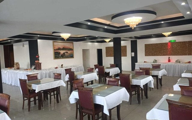 Hera City Hotel