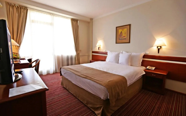 Hotel Tourist - Metropol Lake Resort