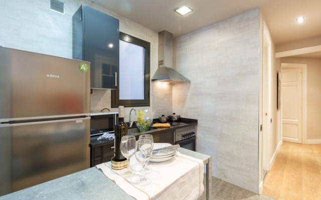 AinB Eixample-Miro Apartments