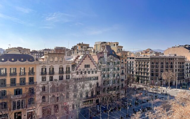 Passeig de Gracia by Enjoybcn