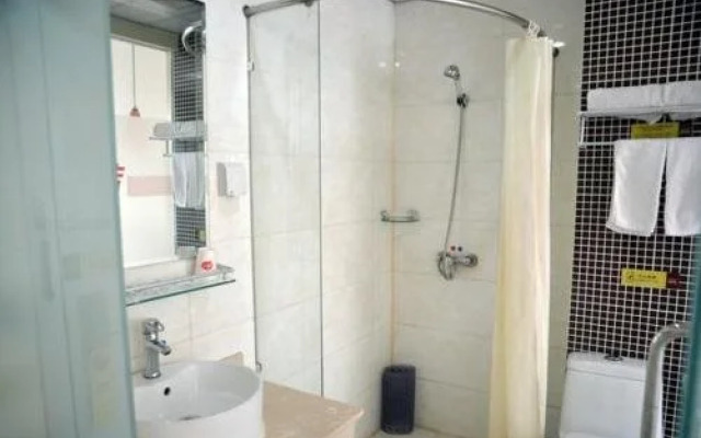 Thank Hotel Laiwu Luzhong East Street