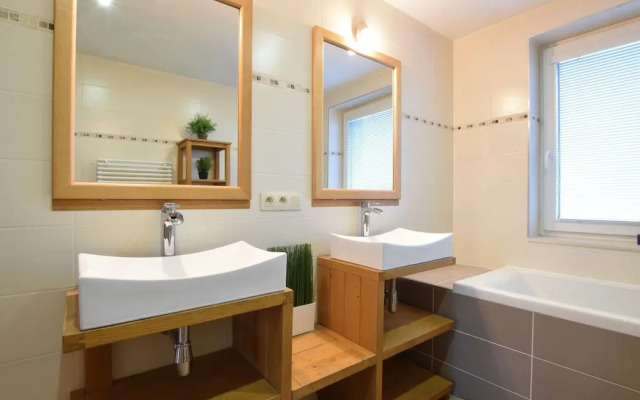 Lovely Holiday Home in Gros Chene With Bubble Bath