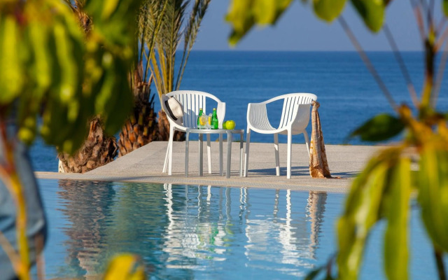 King Evelthon Beach Hotel & Resort