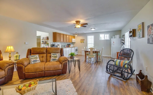 Homey Luray Cabin w/ Fire Pit & Deck!