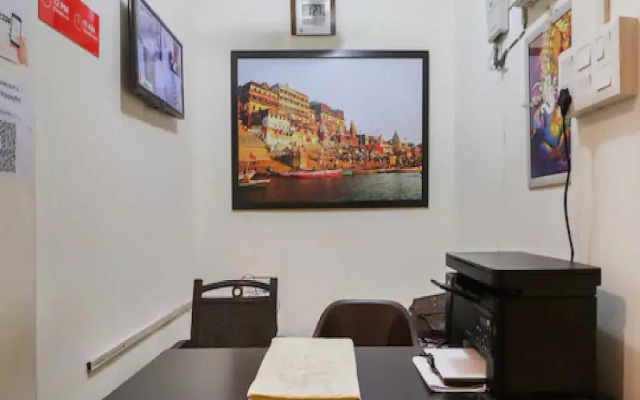 Golden Cafe by OYO Rooms