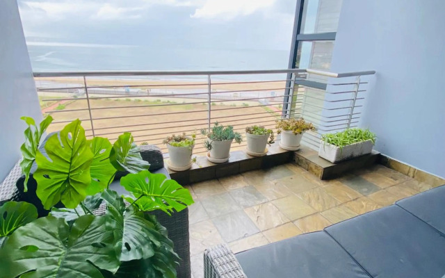 The Waves 2, Quayside Point Waterfront