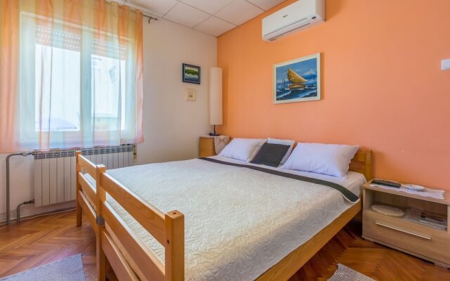 Apartment ANTIC S