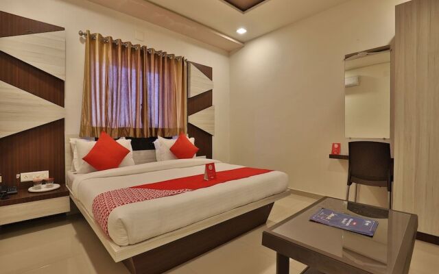 OYO 11750 Hotel Starz