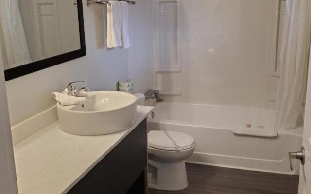 Surrey Central Inn