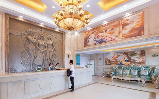 Vienna Hotel Yangjiang Yangxi Moon Bay Branch