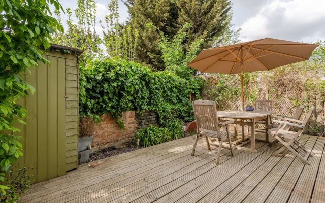 Chic 2 Bedroom Garden House in Dalston