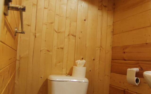 Eco-wooden Houses Camping Montaña Roja