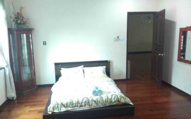 Villa Shamir near KLIA