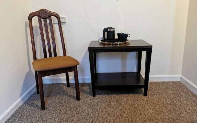 The Maycliffe Hotel by Paymán Club