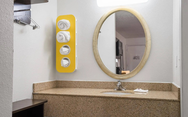 Motel 6 Columbus, OH - OSU