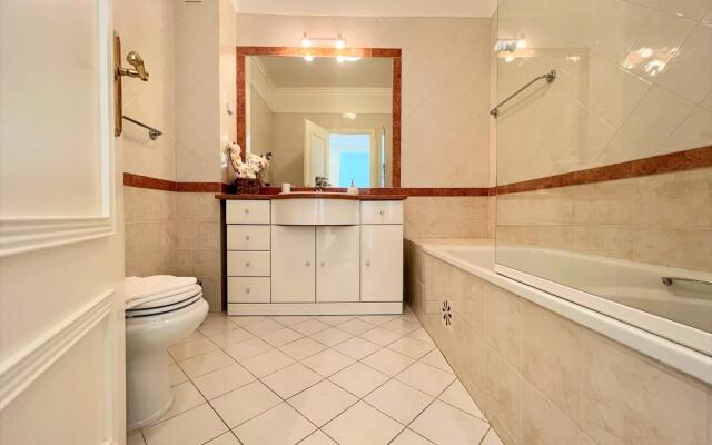 Vilamoura Central 2 With Pool by Homing