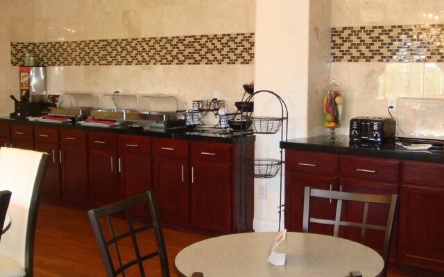 Best Western Roanoke Inn & Suites