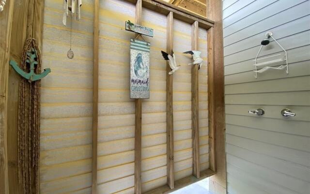 Sea Beauty 3 Bedroom Home by RedAwning