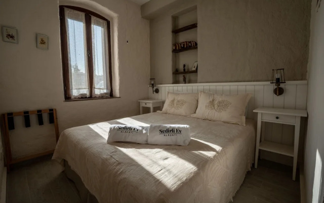 Sedirli Ev Alacati