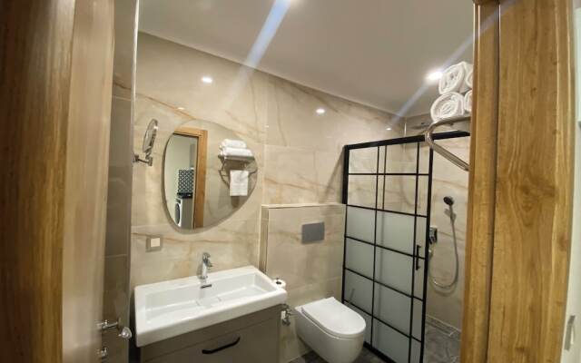 Rena Grand Residence & Suite