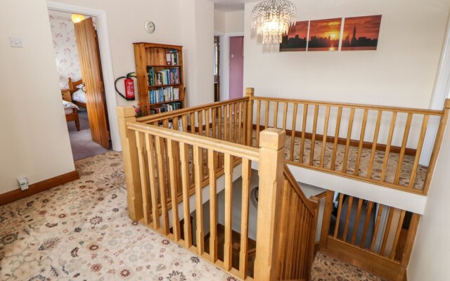 Lower Lane House