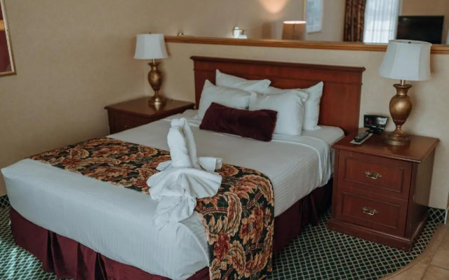 Skaneateles Suites