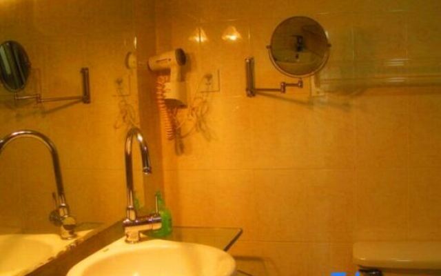 Luoyang Forestry Hotel (Luoyi Ancient City)