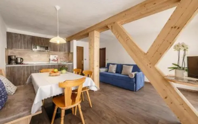 Plang Farmhouse