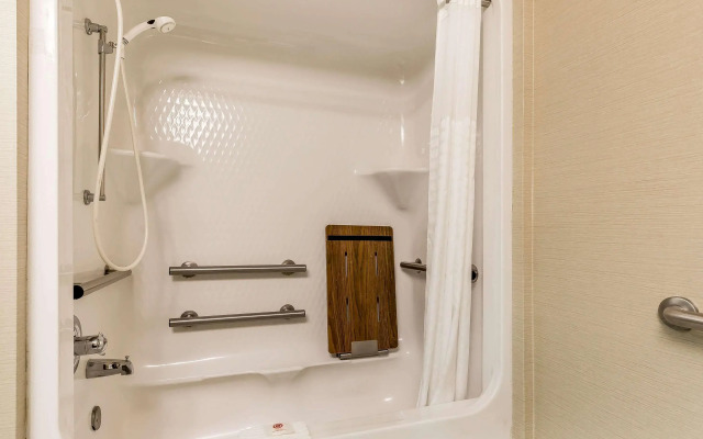 Comfort Inn & Suites Mishawaka - South Bend