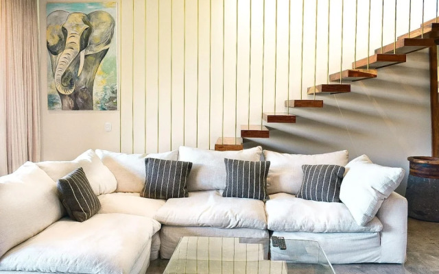 Immaculate Design Coupled With First-class Amenities Penthouse