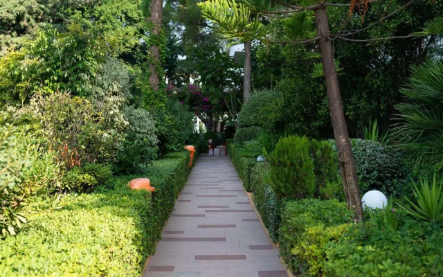 Dionysos Hotel