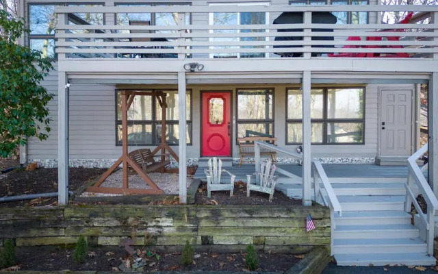 Wintergreen Retreat Jacuzzi Sauna dog Friendly