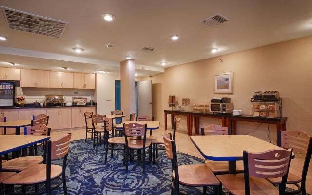 Best Western Yacht Harbor Hotel