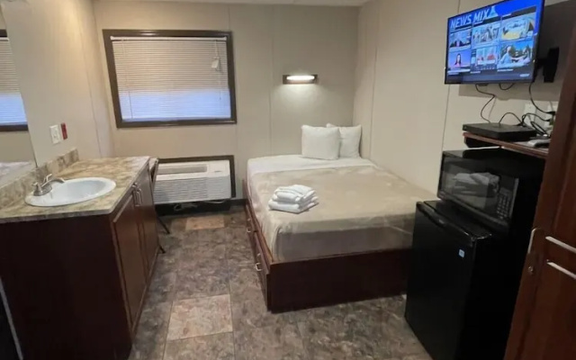 The Armadillo Hotel Carlsbad