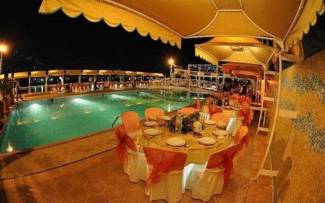 Chateau Raphael Boutique Hotel