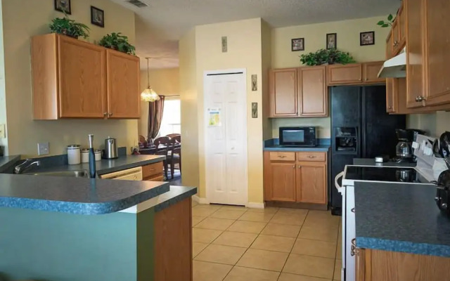 Crescent Lakes Villa