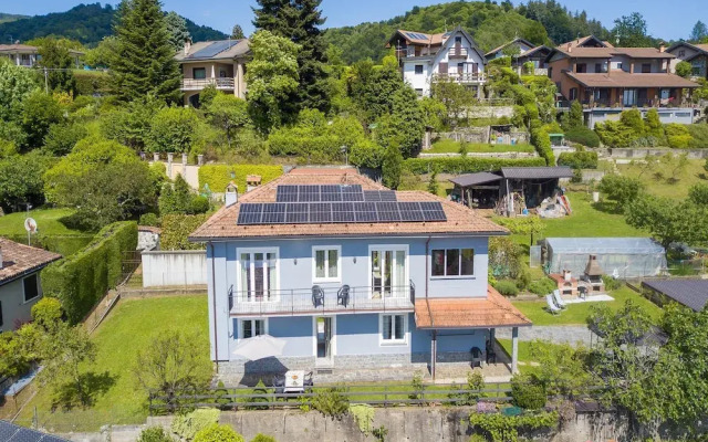 Zio Enry Garden Orta Lake