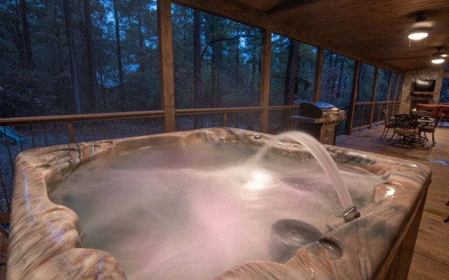 Simmer Down Lodge - 5 Br Cabin