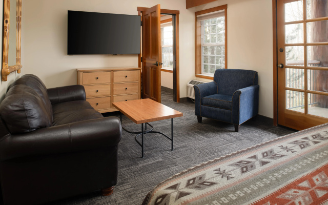 Heathman Lodge