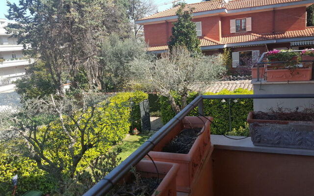 Aurelia Garden Gold Bed & Breakfast