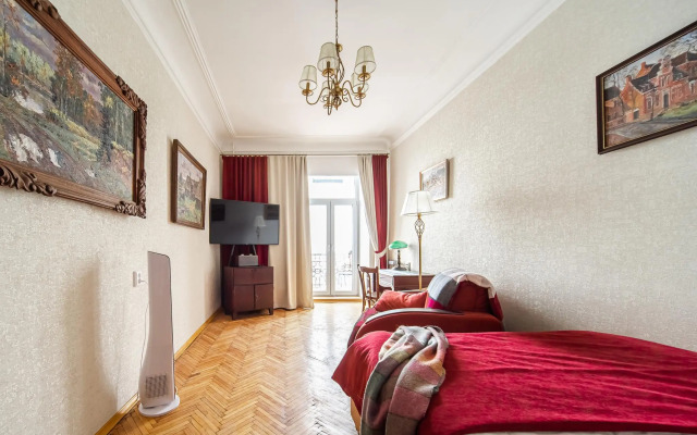 Апартаменты на набережной Лейтенанта Шмидта