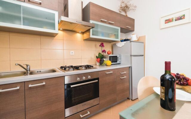 Awesome Apartment in Sukosan With 3 Bedrooms and Wifi