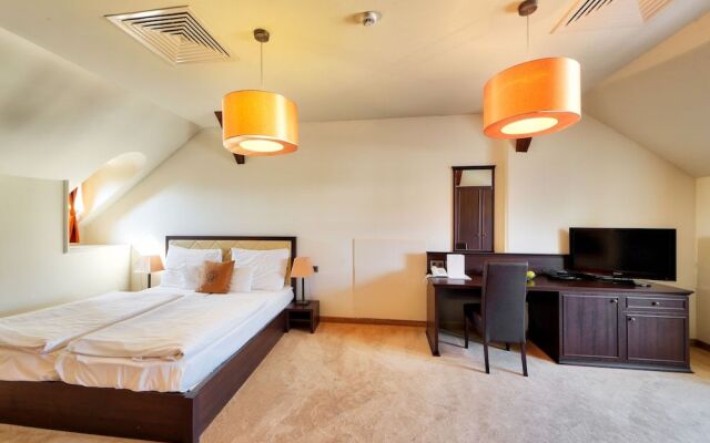 Ipoly Residence - Executive Hotel Suites