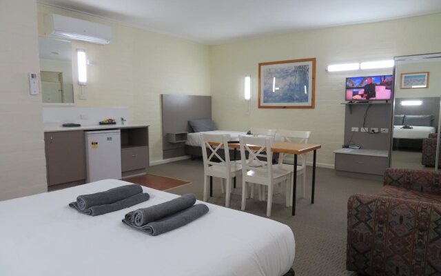 Bishops Lodge Narrandera