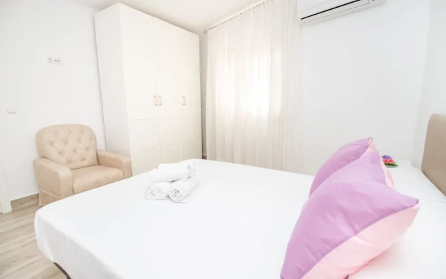 Modish 3 bedroom Apartment in Malaga by La RecepciÃ³n