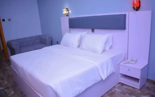 Camas Hotel and Suites